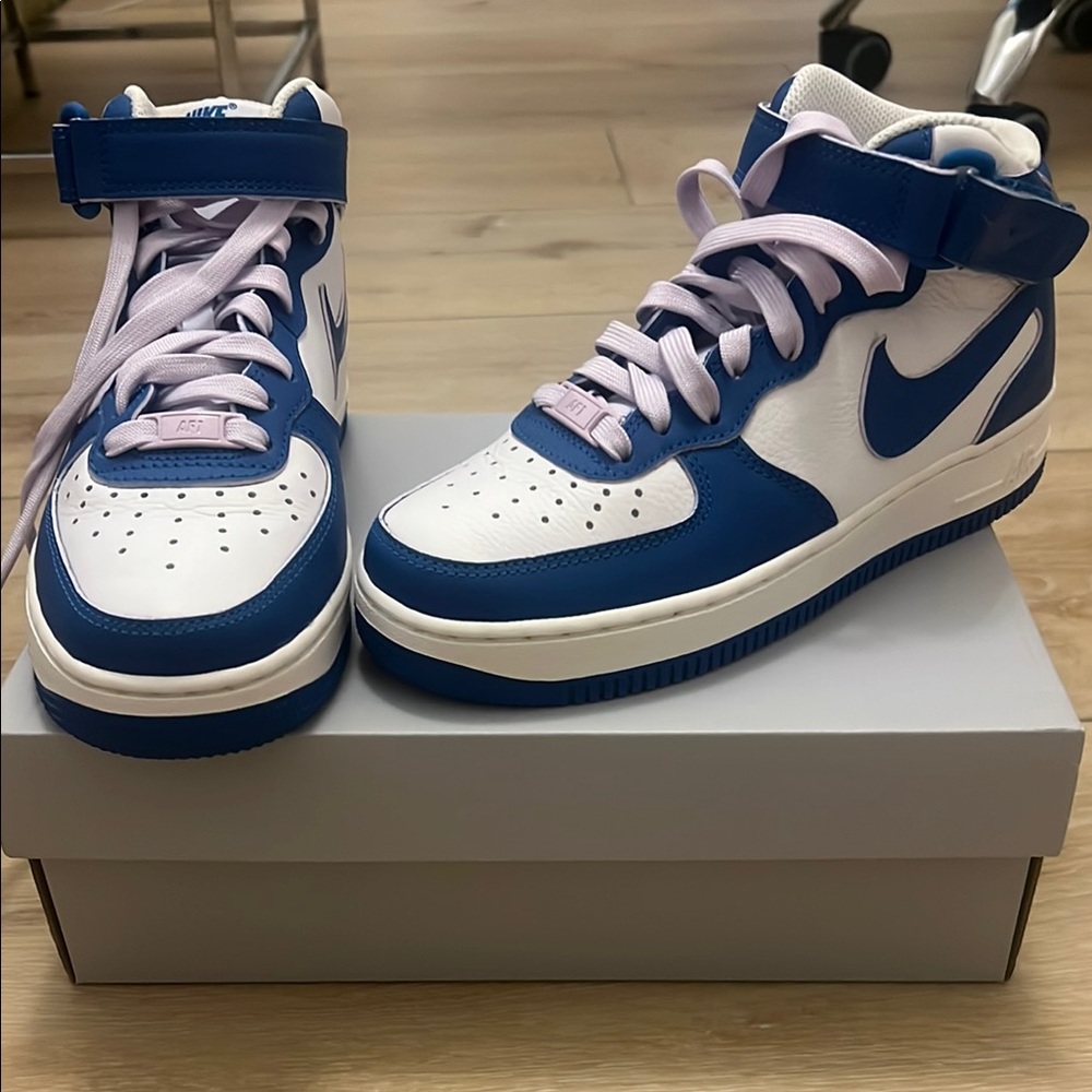 Nike Air Force 1 07 Mid Blue and White Sail-Doll High-Top Sneakers Size 6